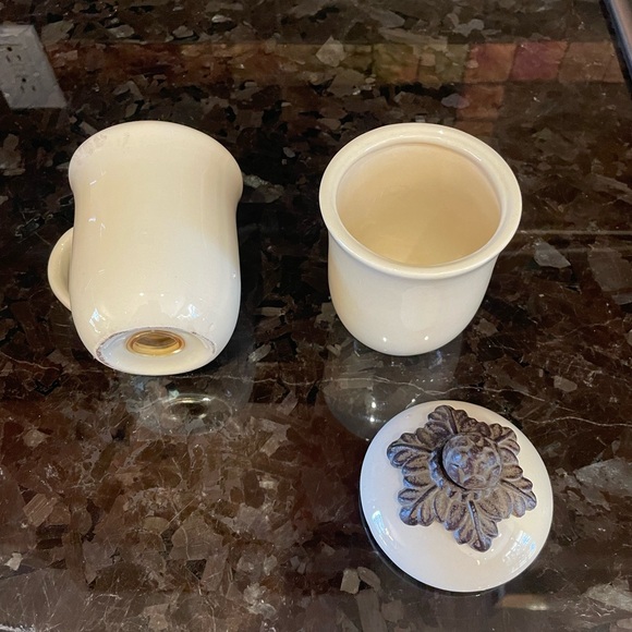 Coffee/Tea Hostess Set
Gracious Goods Acanthus Leaf Collection! 🎉 - Picture 9 of 12